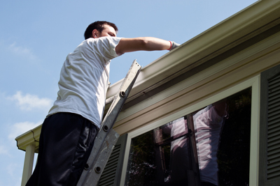 cleaning-gutters