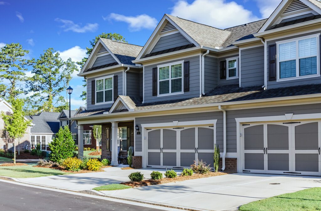 Townhomes With Two Car Garage In Manchaca