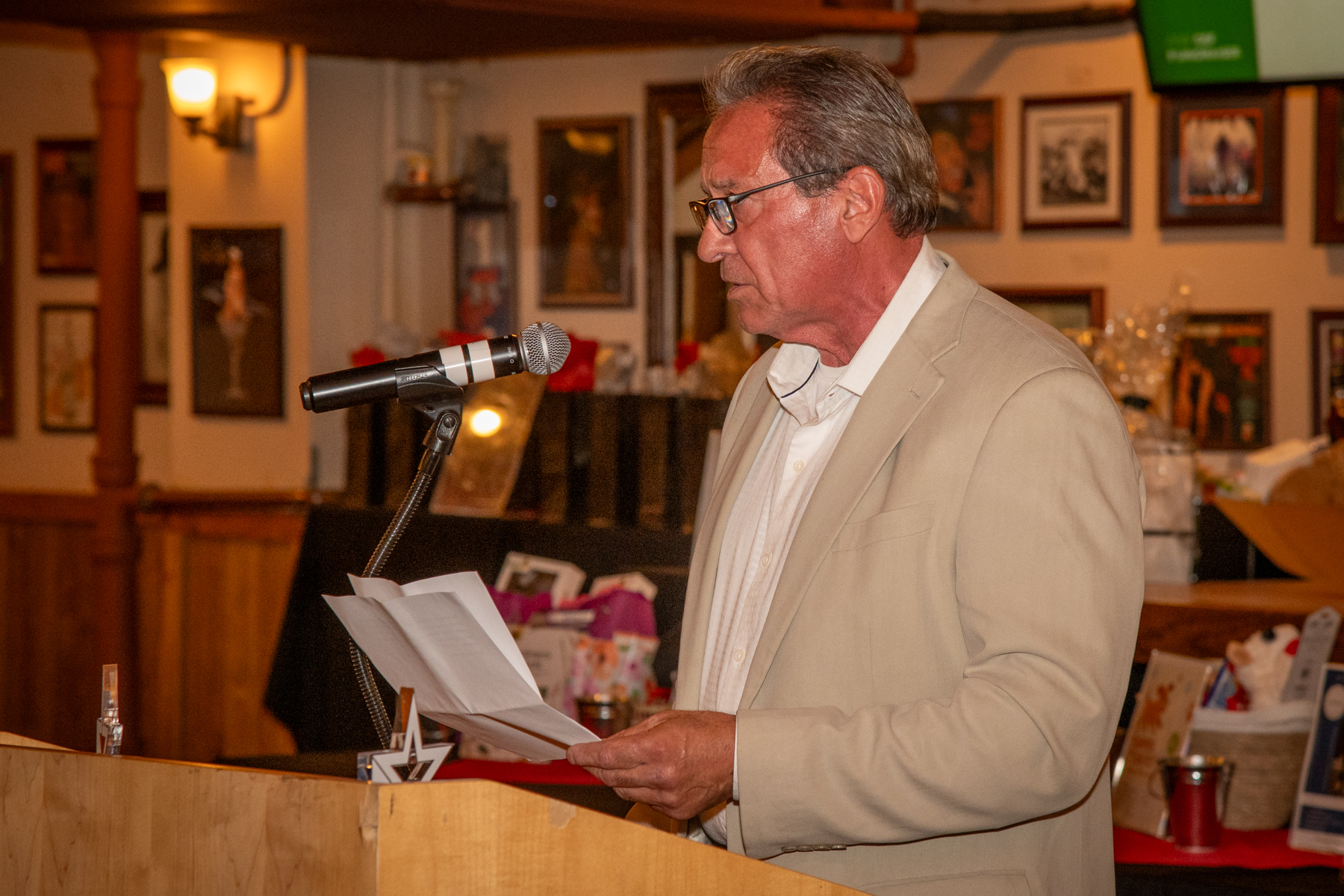 Luis Toleda from Mid-West Moving & Storage giving a speech at the event Luis Toleda from Mid-West Moving & Storage giving a speech at the event